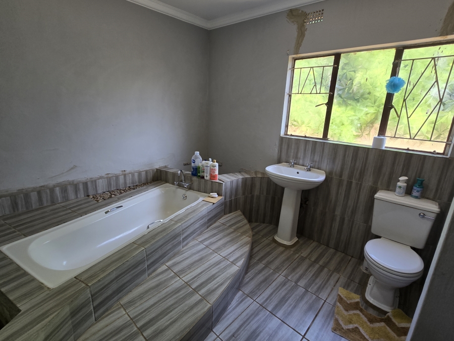 3 Bedroom Property for Sale in Louisrus Gauteng