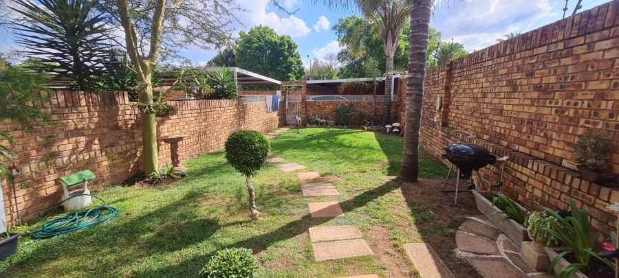 2 Bedroom Property for Sale in Edenvale Central Gauteng