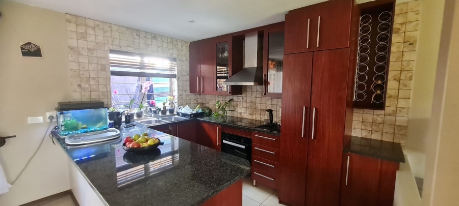 2 Bedroom Property for Sale in Edenvale Central Gauteng