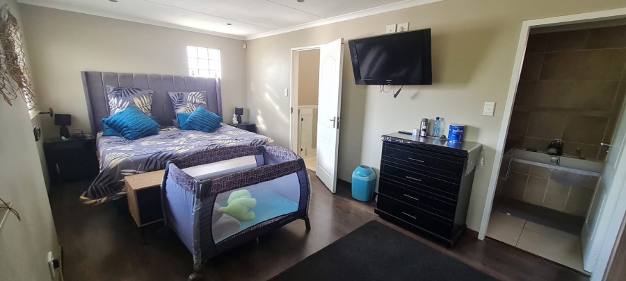 2 Bedroom Property for Sale in Edenvale Central Gauteng