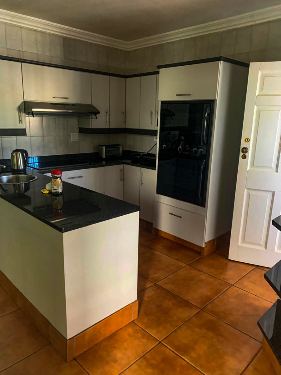 To Let 4 Bedroom Property for Rent in Waterkloof Ridge Gauteng