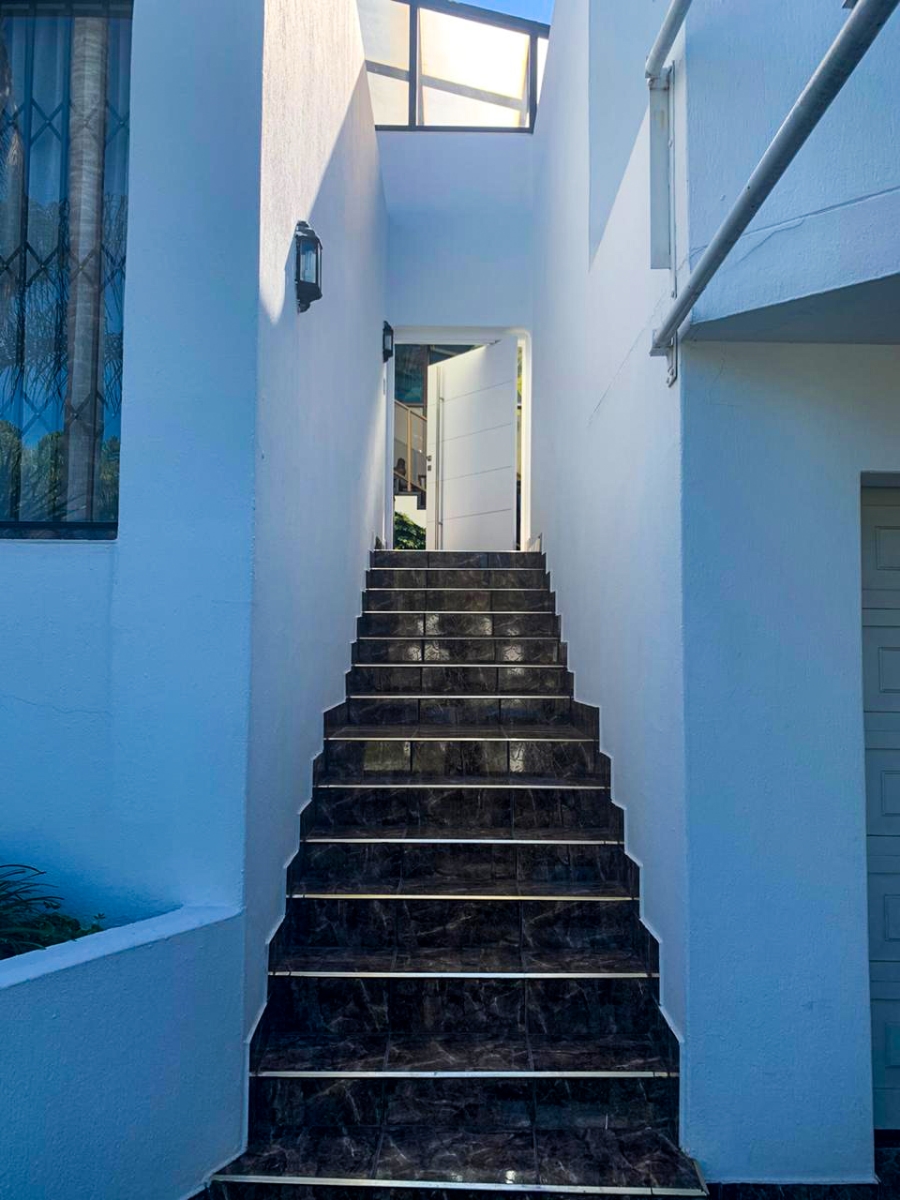 To Let 4 Bedroom Property for Rent in Waterkloof Ridge Gauteng