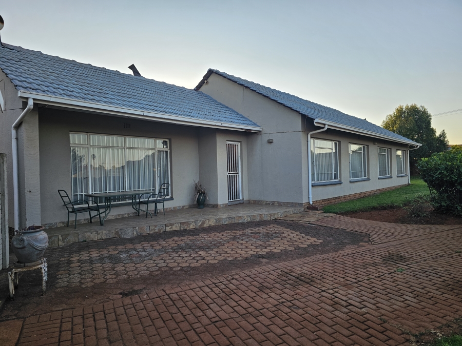 4 Bedroom Property for Sale in Welgedacht Gauteng