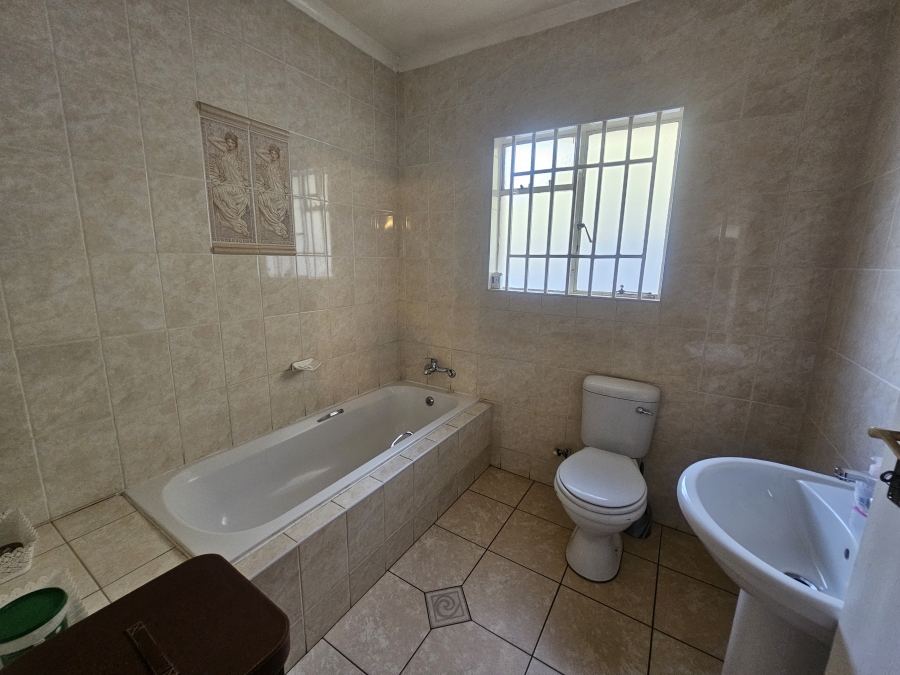 4 Bedroom Property for Sale in Welgedacht Gauteng