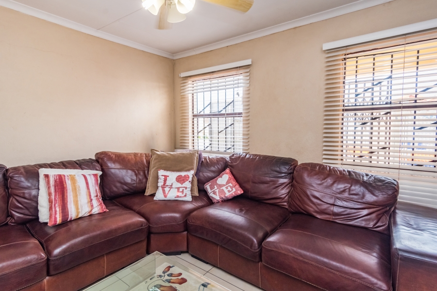 3 Bedroom Property for Sale in Protea Glen Gauteng