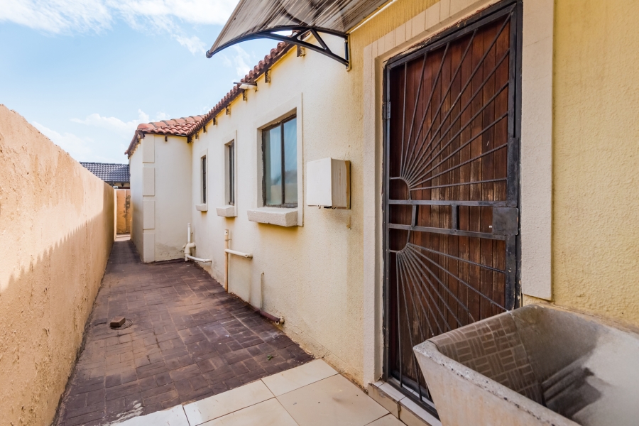 3 Bedroom Property for Sale in Protea Glen Gauteng