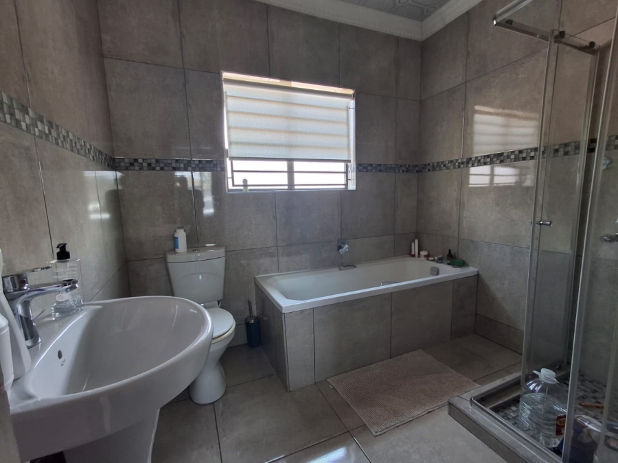3 Bedroom Property for Sale in Clarina Gauteng