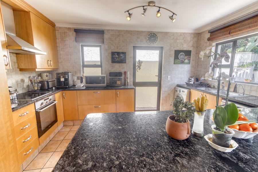 3 Bedroom Property for Sale in Cedar Lakes Gauteng