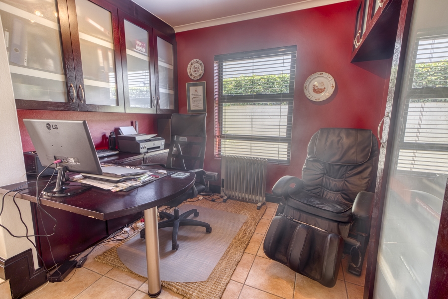 3 Bedroom Property for Sale in Cedar Lakes Gauteng