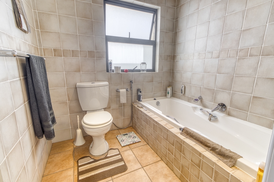 3 Bedroom Property for Sale in Cedar Lakes Gauteng