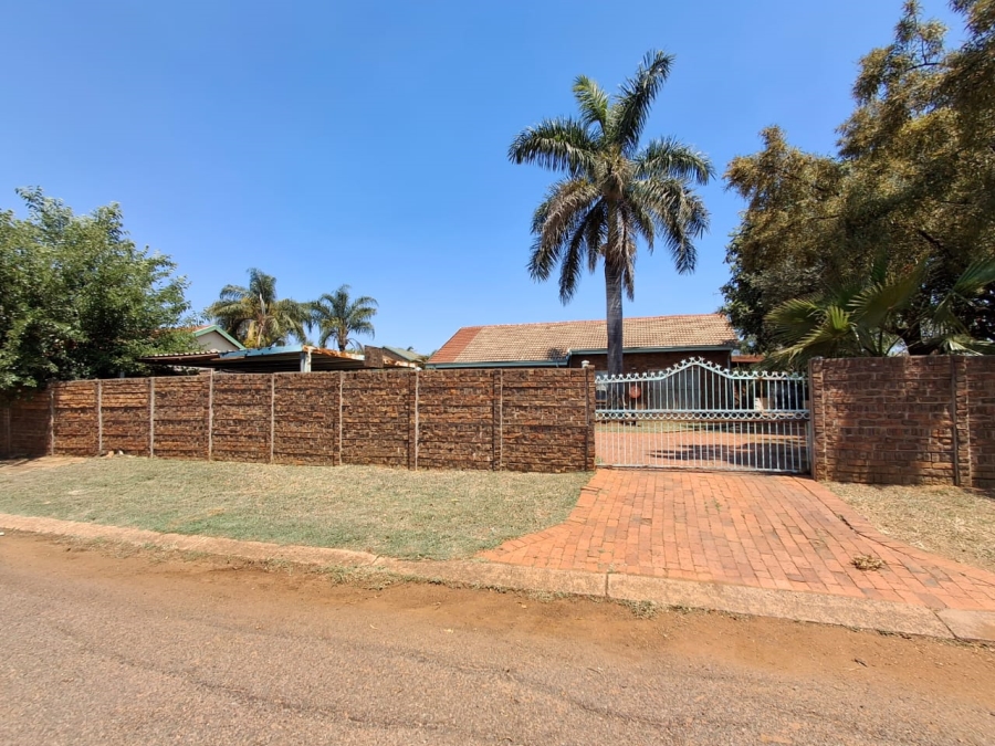 3 Bedroom Property for Sale in Theresa Park Gauteng