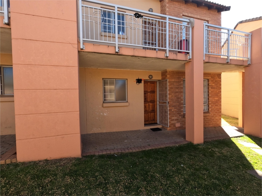2 Bedroom Property for Sale in Erand Gardens Gauteng