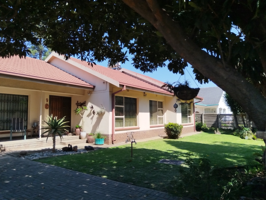 4 Bedroom Property for Sale in Vanderbijlpark SE 7 Gauteng