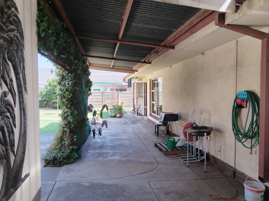 4 Bedroom Property for Sale in Vanderbijlpark SE 7 Gauteng