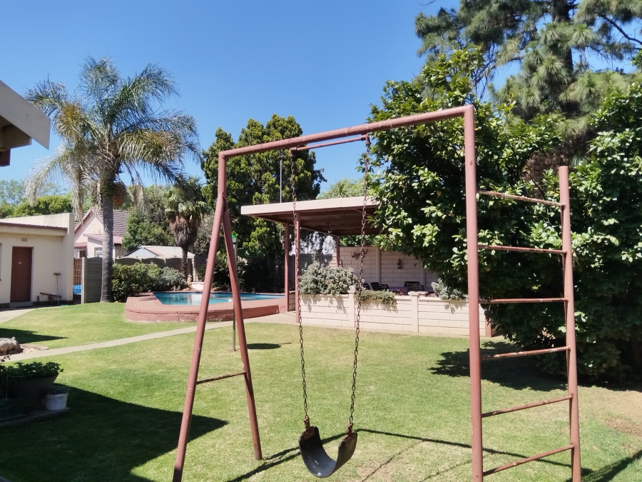 4 Bedroom Property for Sale in Vanderbijlpark SE 7 Gauteng