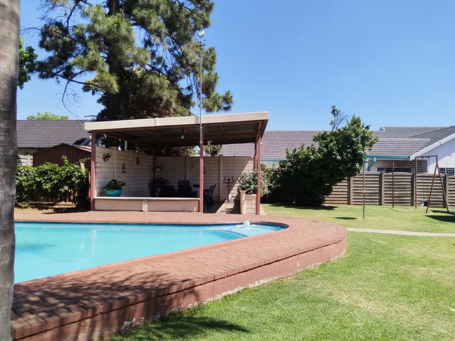 4 Bedroom Property for Sale in Vanderbijlpark SE 7 Gauteng
