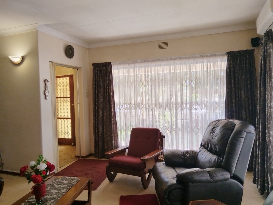 4 Bedroom Property for Sale in Vanderbijlpark SE 7 Gauteng