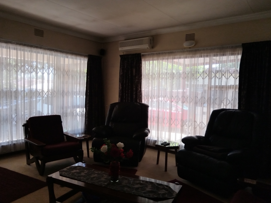 4 Bedroom Property for Sale in Vanderbijlpark SE 7 Gauteng