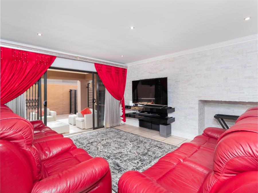 4 Bedroom Property for Sale in North Riding Gauteng