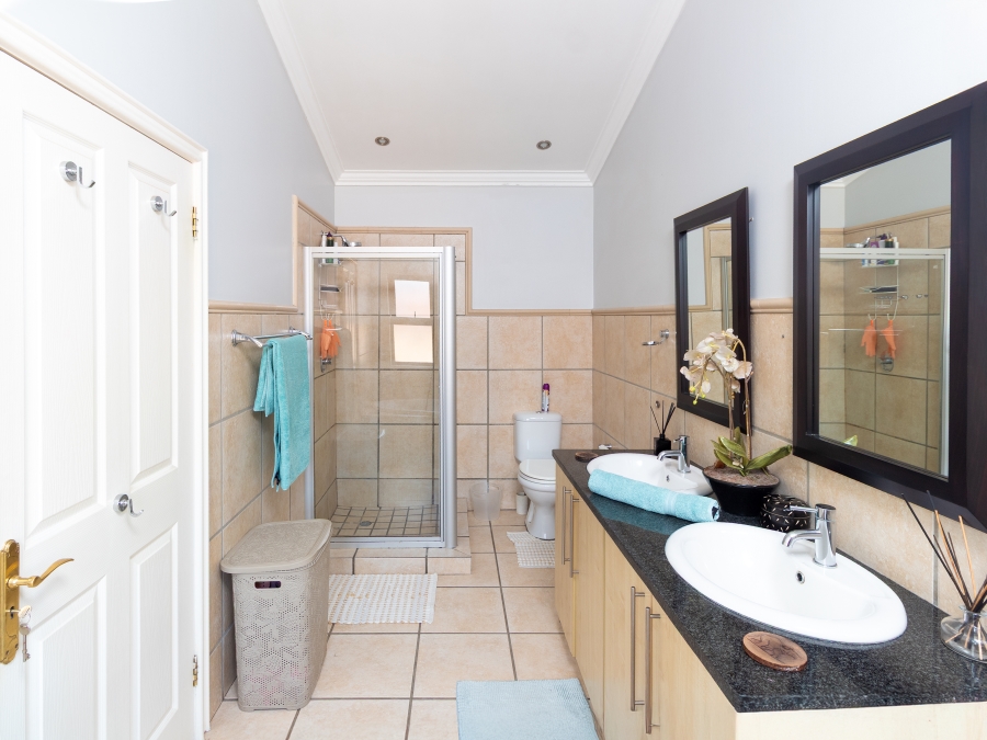 4 Bedroom Property for Sale in North Riding Gauteng