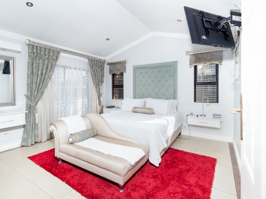 4 Bedroom Property for Sale in North Riding Gauteng