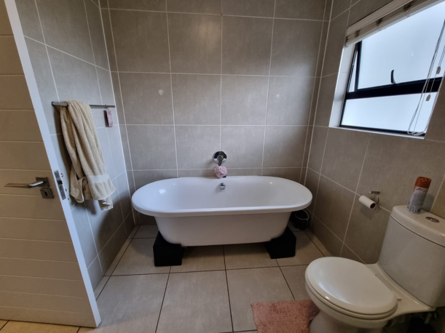 2 Bedroom Property for Sale in Modderfontein Gauteng