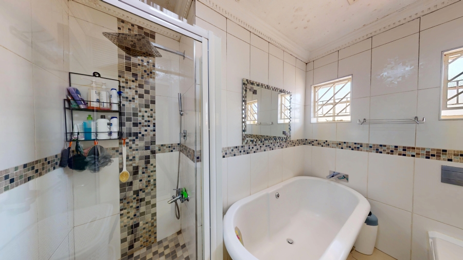 3 Bedroom Property for Sale in West Park Gauteng