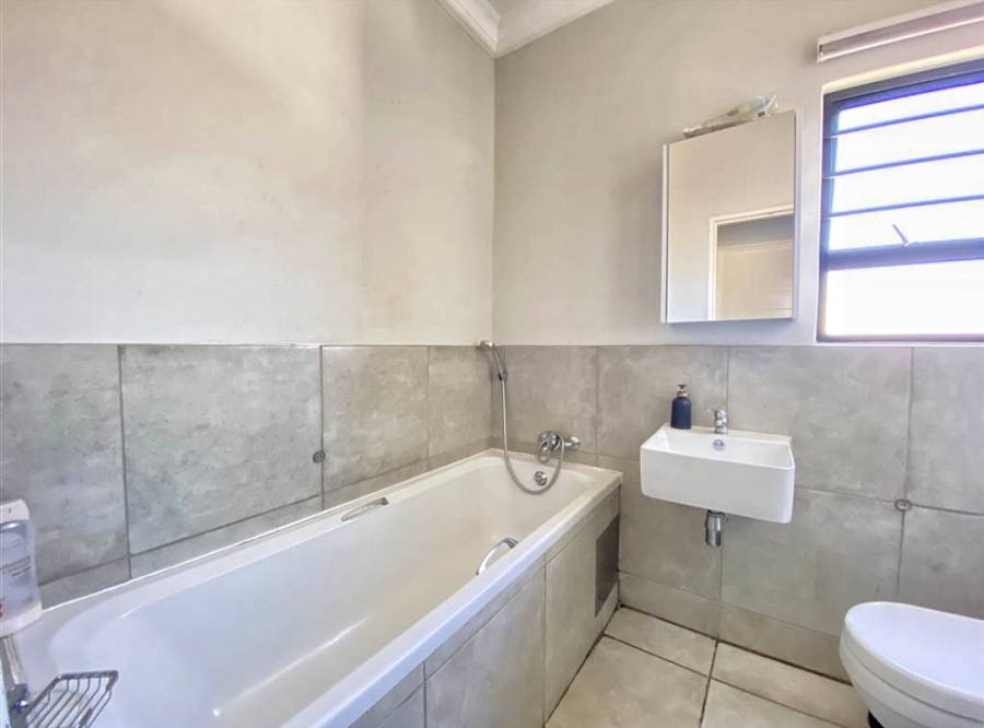 To Let 3 Bedroom Property for Rent in South Hills Gauteng