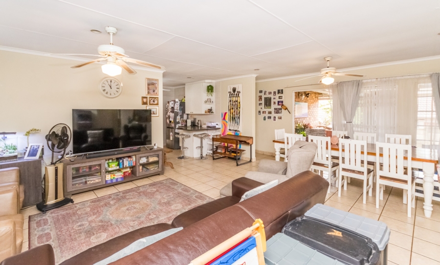 3 Bedroom Property for Sale in Erasmuskloof Gauteng