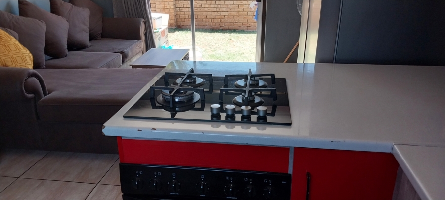 To Let 2 Bedroom Property for Rent in Witpoortjie Gauteng