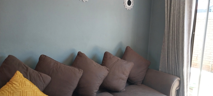 To Let 2 Bedroom Property for Rent in Witpoortjie Gauteng