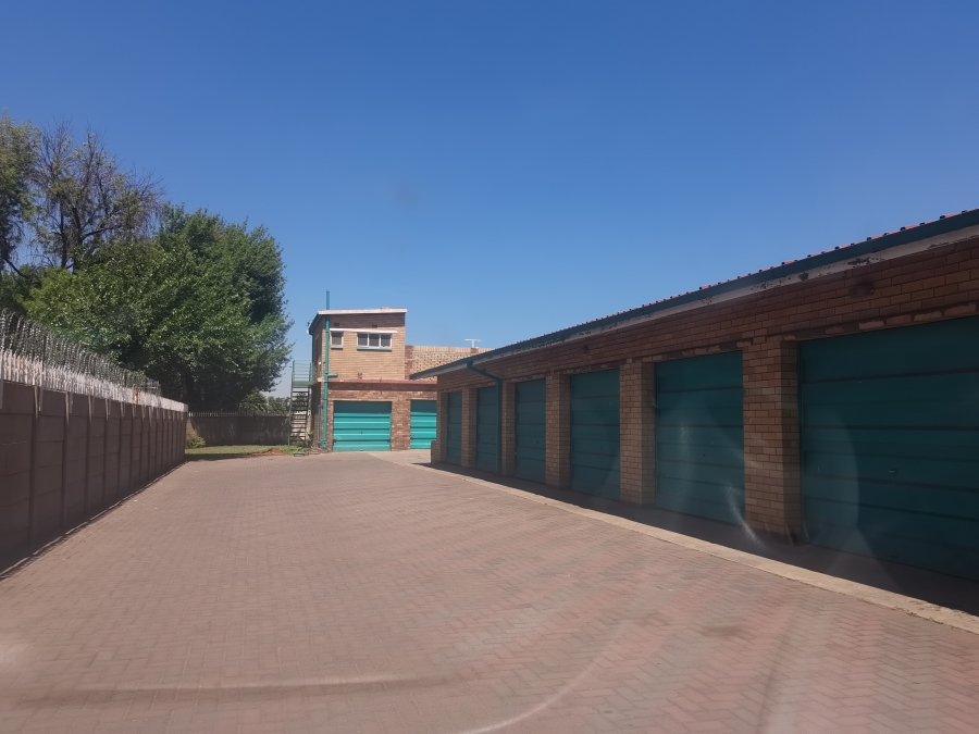 2 Bedroom Property for Sale in Vanderbijlpark CW 2 Gauteng