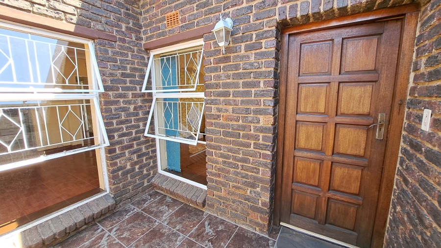 3 Bedroom Property for Sale in Sunward Park Gauteng