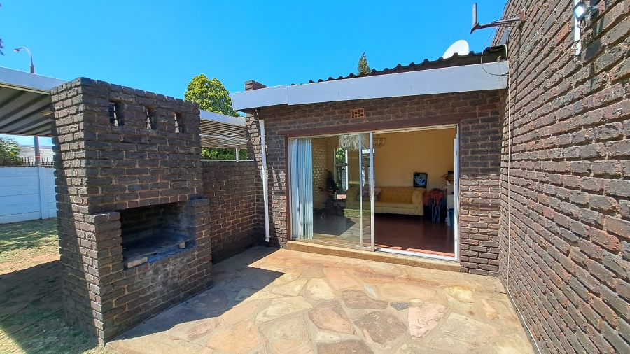 3 Bedroom Property for Sale in Sunward Park Gauteng