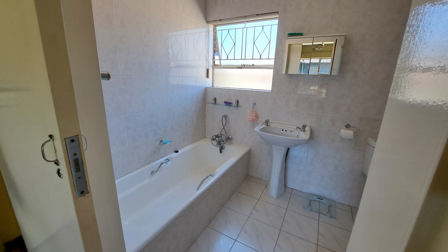3 Bedroom Property for Sale in Sunward Park Gauteng