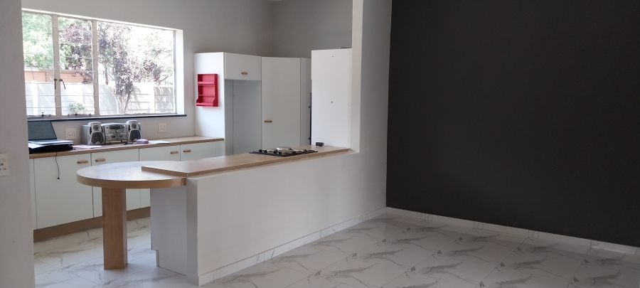 To Let 3 Bedroom Property for Rent in Monument Gauteng