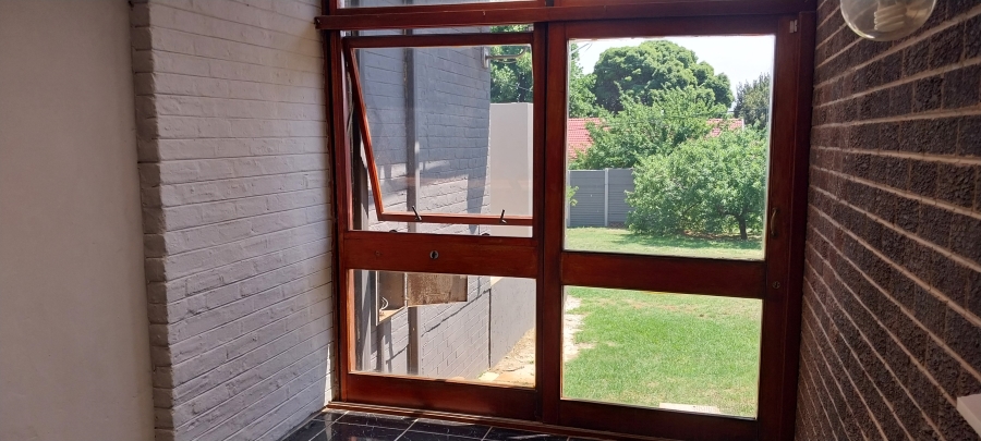 To Let 3 Bedroom Property for Rent in Monument Gauteng