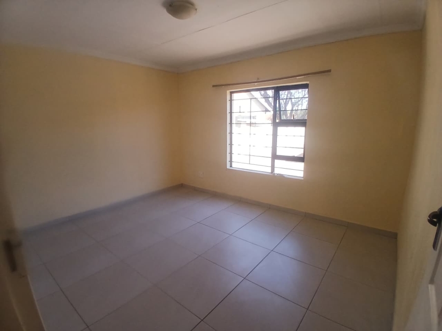 To Let 2 Bedroom Property for Rent in Rensburg Gauteng