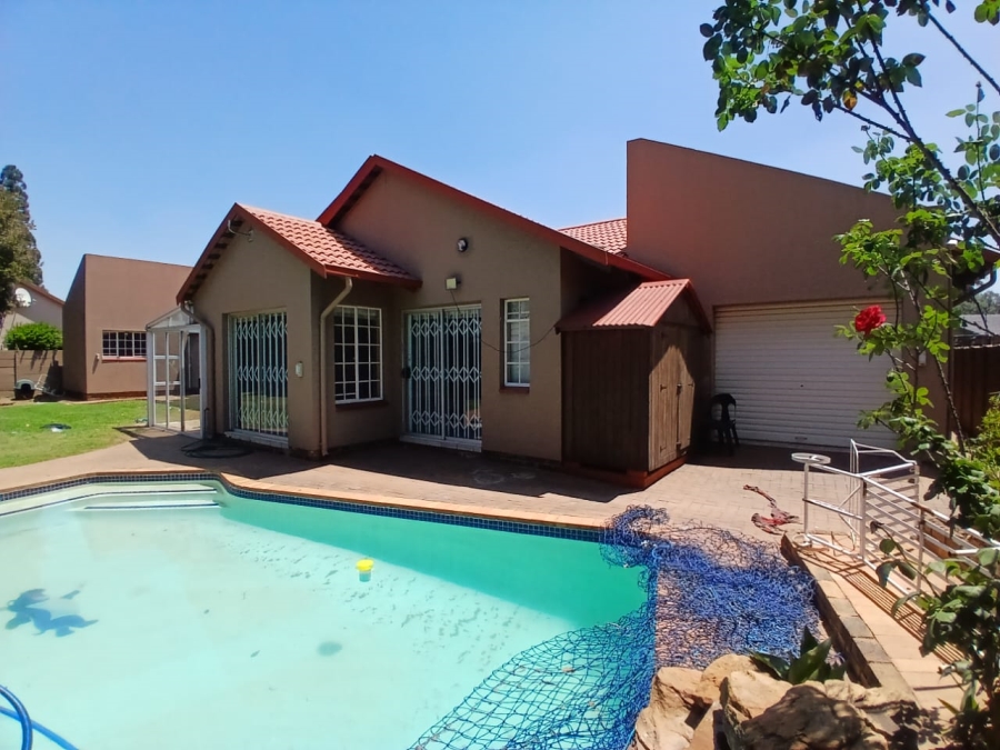4 Bedroom Property for Sale in Beyers Park Gauteng