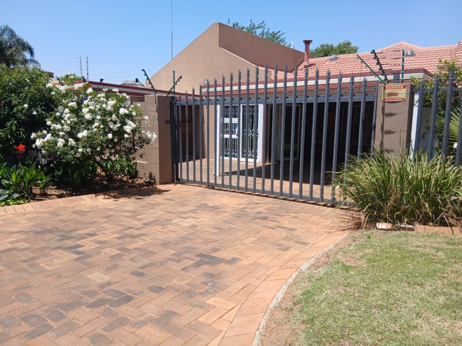 4 Bedroom Property for Sale in Beyers Park Gauteng