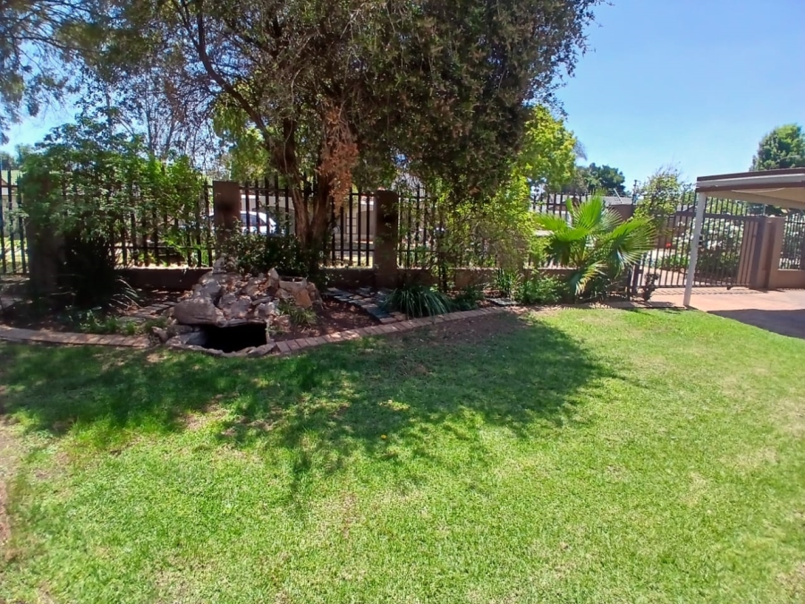 4 Bedroom Property for Sale in Beyers Park Gauteng