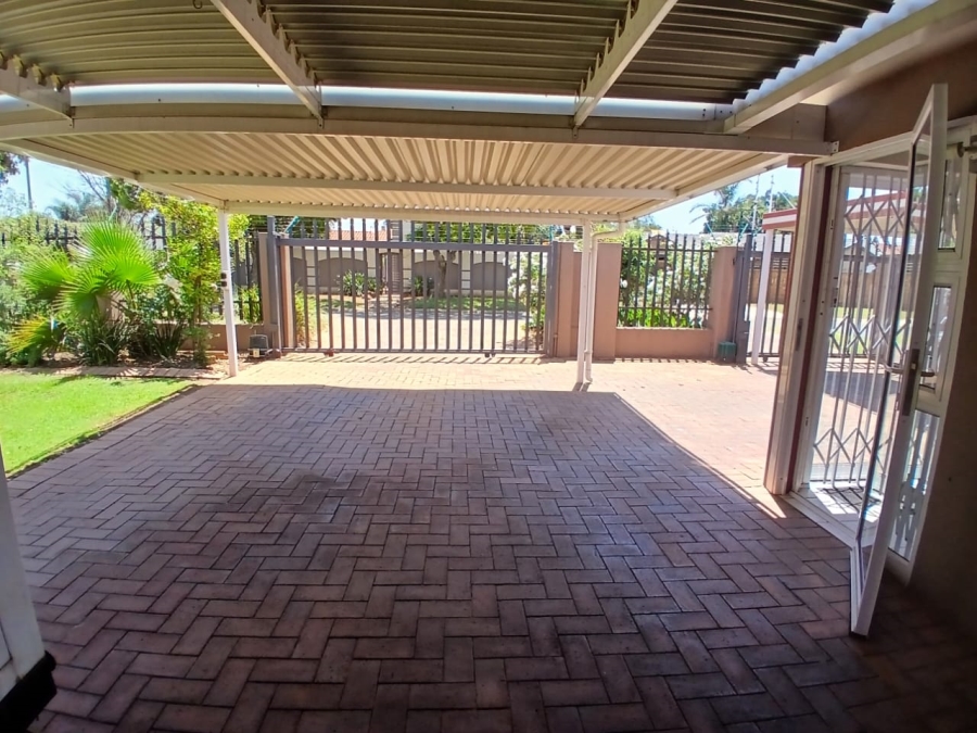 4 Bedroom Property for Sale in Beyers Park Gauteng