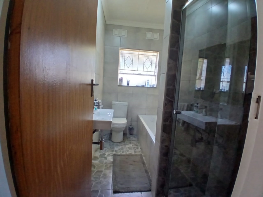 4 Bedroom Property for Sale in Beyers Park Gauteng