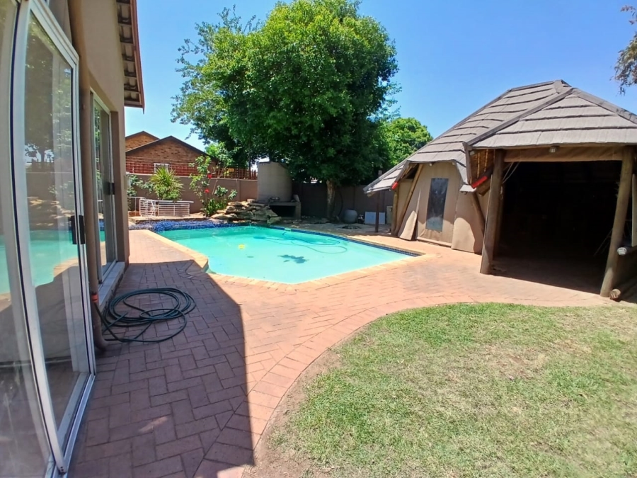 4 Bedroom Property for Sale in Beyers Park Gauteng