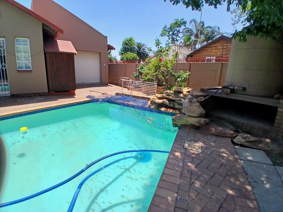 4 Bedroom Property for Sale in Beyers Park Gauteng