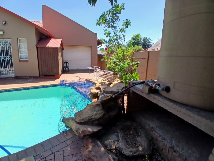 4 Bedroom Property for Sale in Beyers Park Gauteng