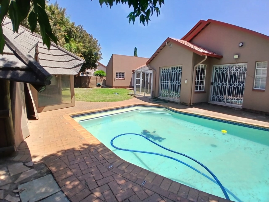 4 Bedroom Property for Sale in Beyers Park Gauteng