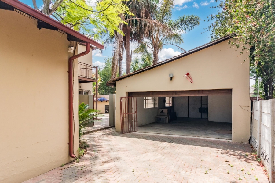 5 Bedroom Property for Sale in Weltevreden Park Gauteng