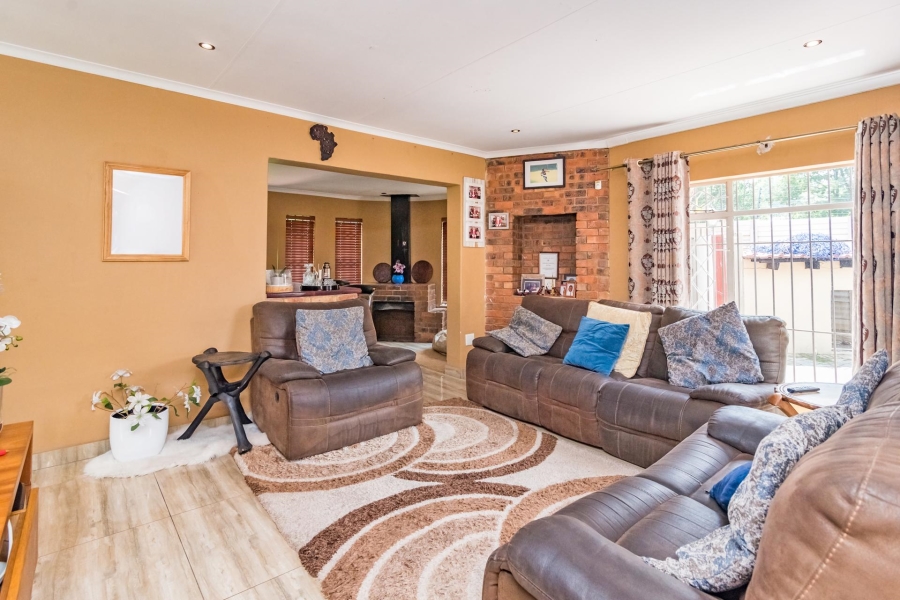 5 Bedroom Property for Sale in Weltevreden Park Gauteng