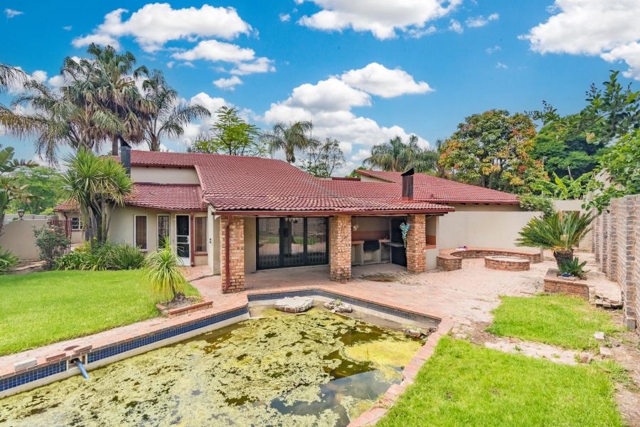 5 Bedroom Property for Sale in Weltevreden Park Gauteng